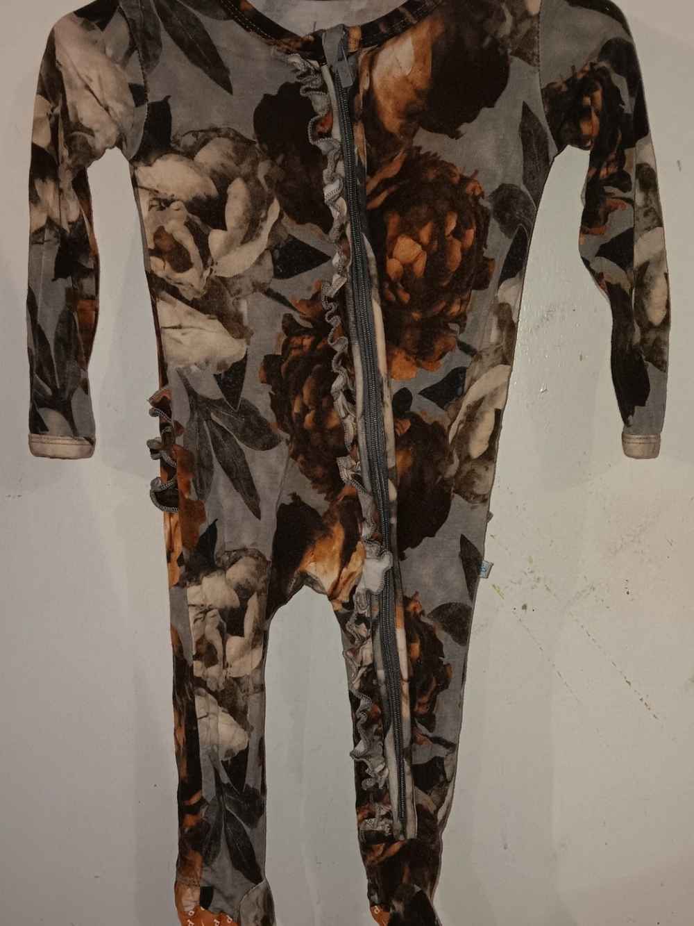 Posh Peanut Bamboo Floral Ruffle Zip Footie Gray & Brown